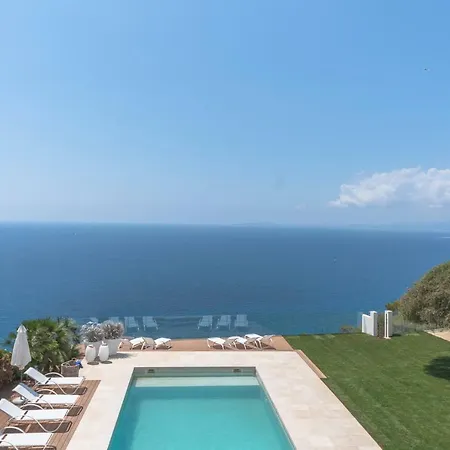 Luna Villa *